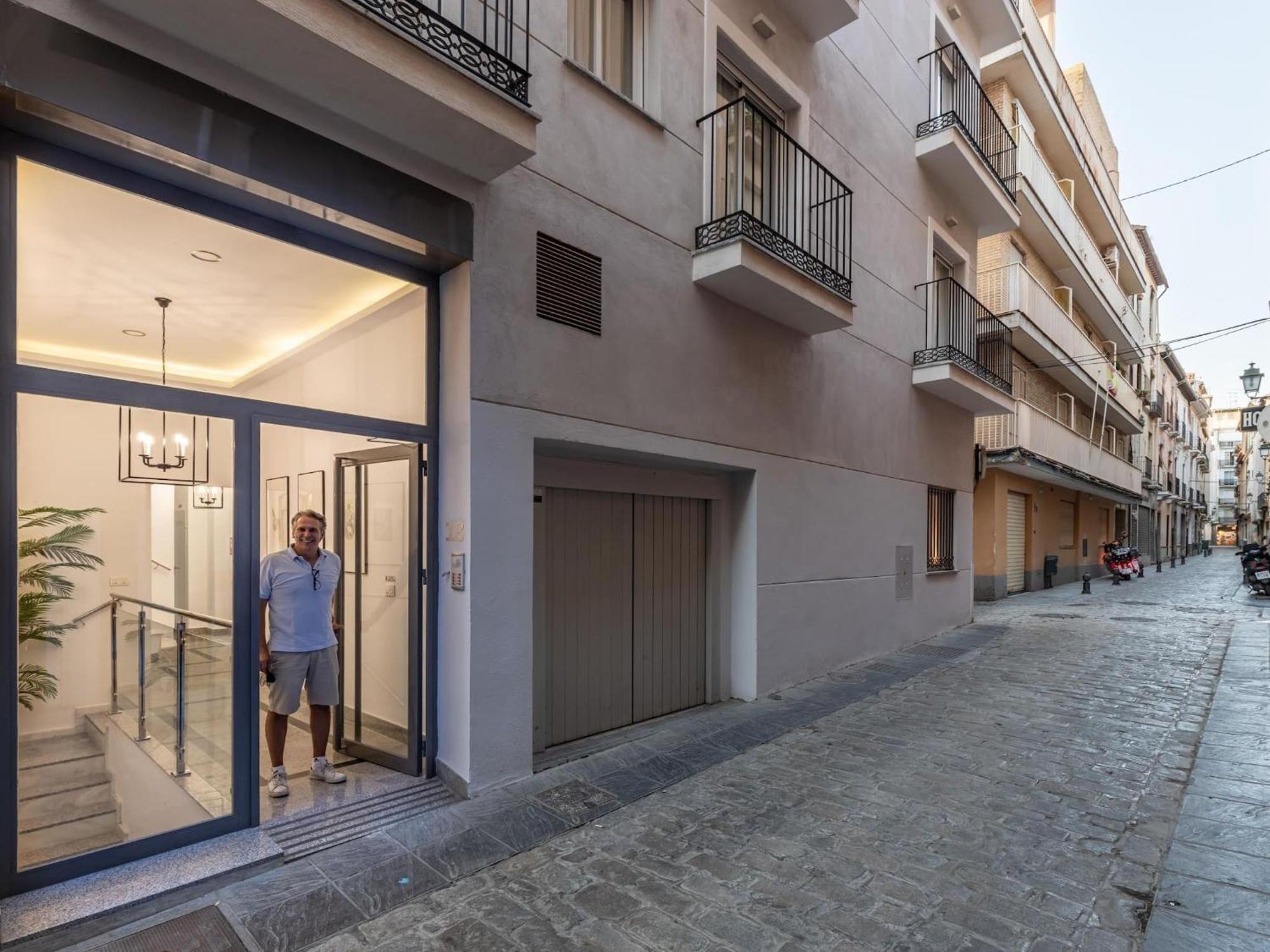 Central Stylish And Elegant 1 & 2 Bedroom Apartments I グラナダ エクステリア 写真