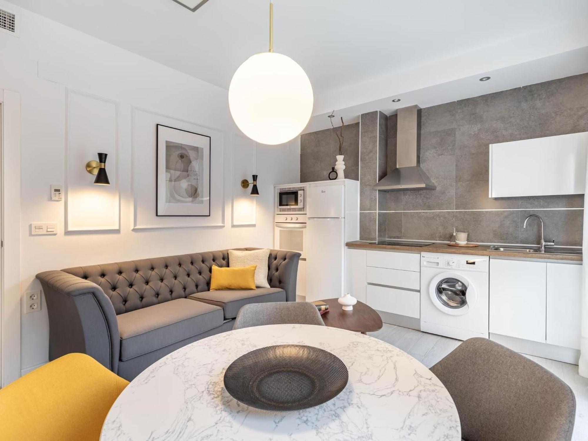 Central Stylish And Elegant 1 & 2 Bedroom Apartments I グラナダ エクステリア 写真
